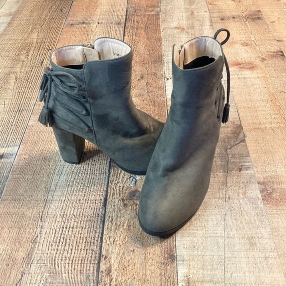 Olive‎ Green Faux Suede Tassel Lace Up Back Block Heel Ankle Boots Size 9